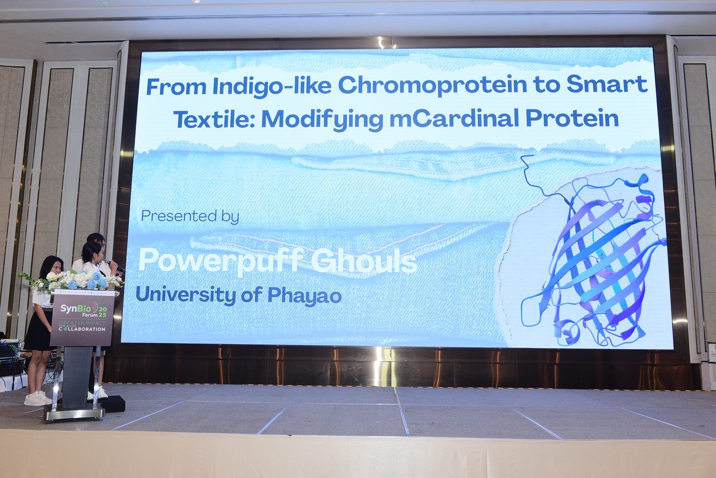 Team presentation at SynBio Forum 2025